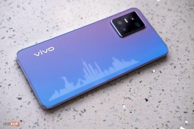 mole|变色轻薄机身加持，vivo S10惊喜不至于影像