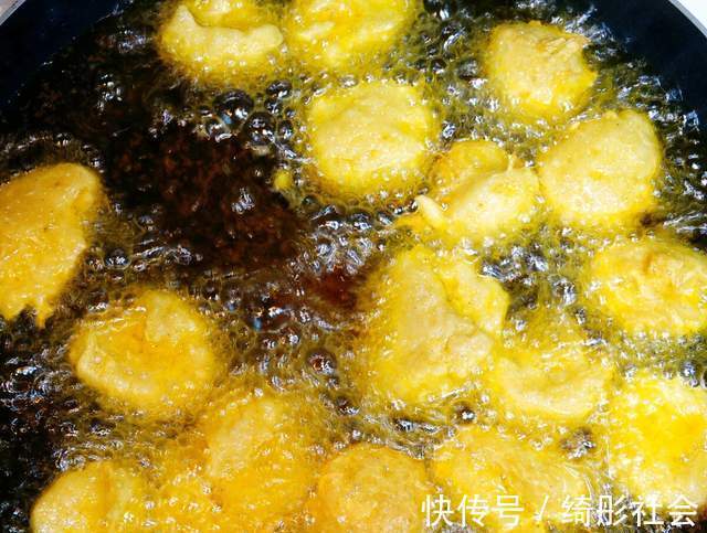 面包糠|炸萝卜丸子,用淀粉还是面粉都不对,加这2样,酥脆可口不发硬