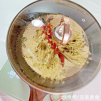 益智菇|10分钟新年菜??炮竹金针菇这样做，秒变米饭杀手