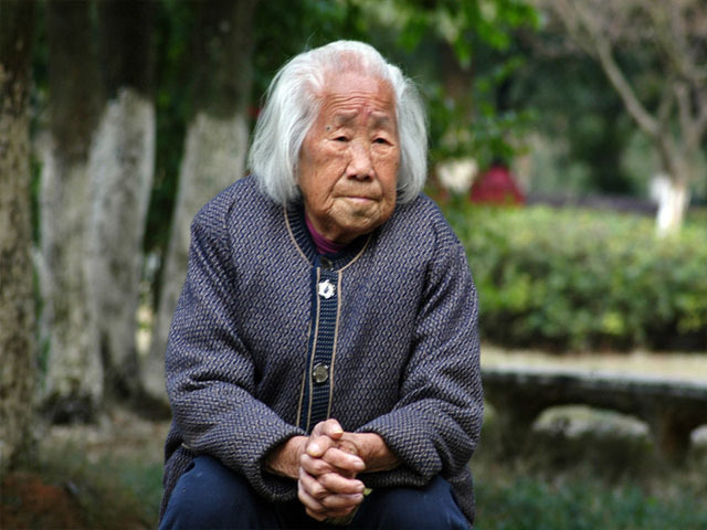 黄芪泡水|40岁的她，天天用黄芪泡水喝，半年后，身体收获四大好处