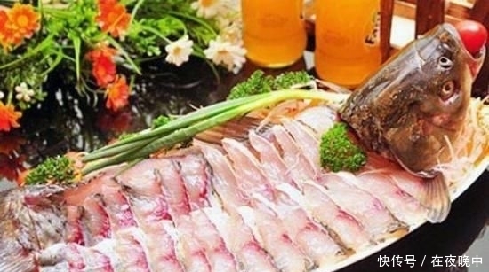 无腥|给鱼肉去腥时,最好别用葱姜料酒,饭店做鱼大厨绝招,鱼鲜嫩无腥