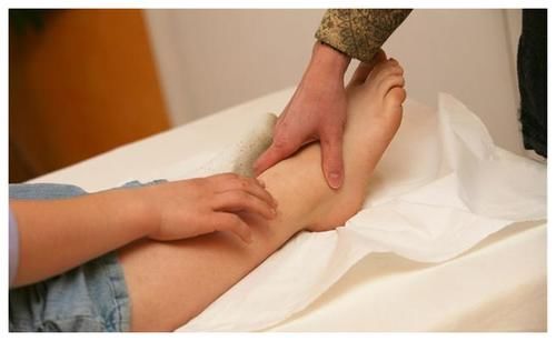 动脉粥样硬化|腿抽筋只是缺钙？这2个“幕后黑手”，很多人都没注意到