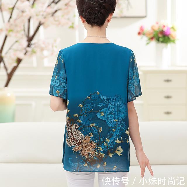 女装|一款优雅时尚的套装,清新减龄,最适合45-65岁的妈妈