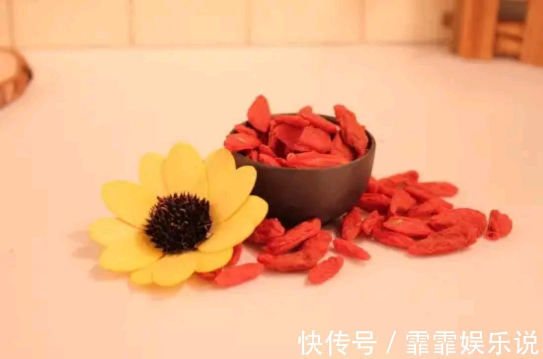 养肝益肾|枸杞子有养肝益肾、美容明目的功效,但什么时候吃枸杞子最好呢