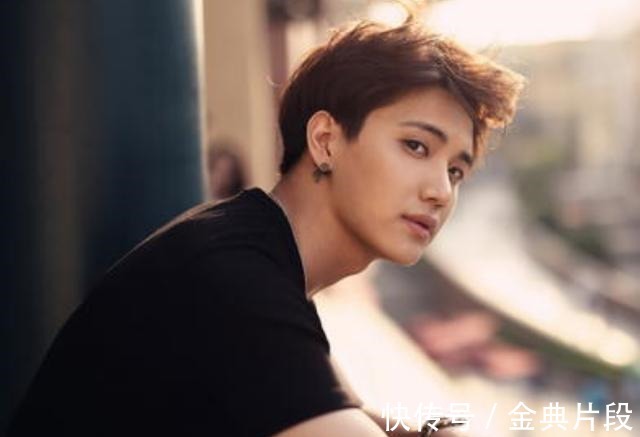 张银行卡|离开《天天向上》事业一蹶不振,如今为奶茶店站台,成功转行网红