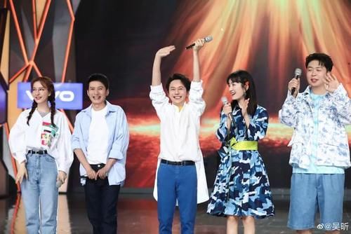 何炅|名气大又赚得多,可能《快乐大本营》停了,5个主持人也不在意了