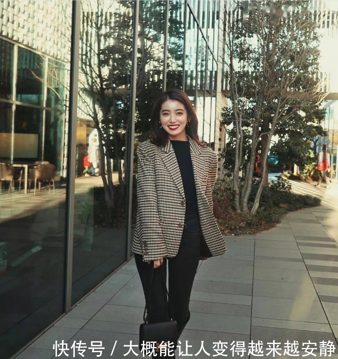 厚外套+高腰裤=冬季最火显高套路，保暖又时尚超显腿长！！