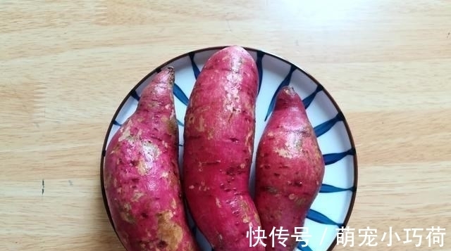 一滴水|想吃烤红薯不用买,用电饭锅就能做,不放一滴水,软糯香甜超好吃