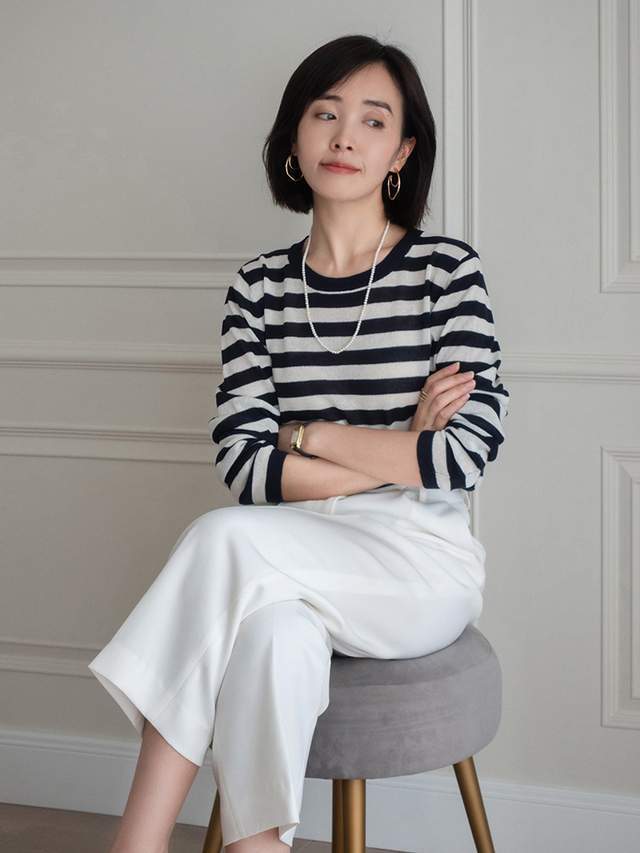 阔腿裤|入秋后不要瞎打扮,今年流行“条纹针织开衫+直筒裤”,显瘦洋气