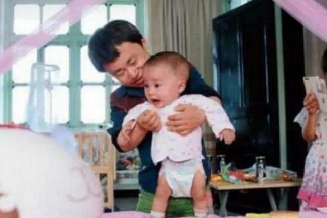 精神史|不顾医生劝告，坚持生下孩子的“中国最矮侏儒夫妇”如今过成这样