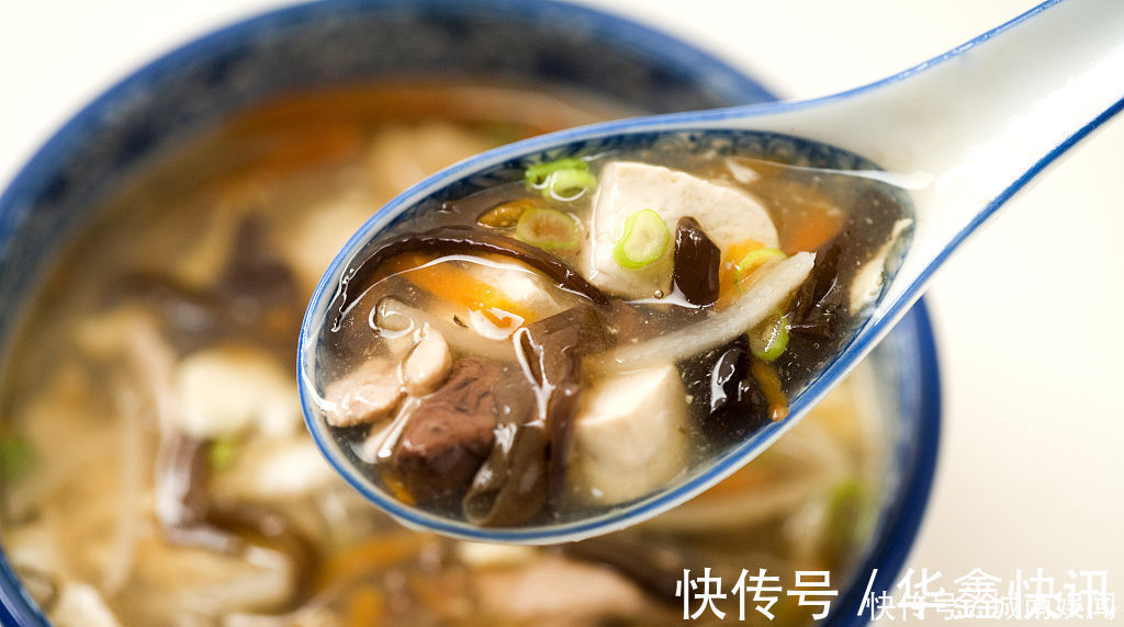 酸辣汤|酸辣汤怎么做才好喝掌握几个小技巧,酸辣开胃,天天喝都不腻