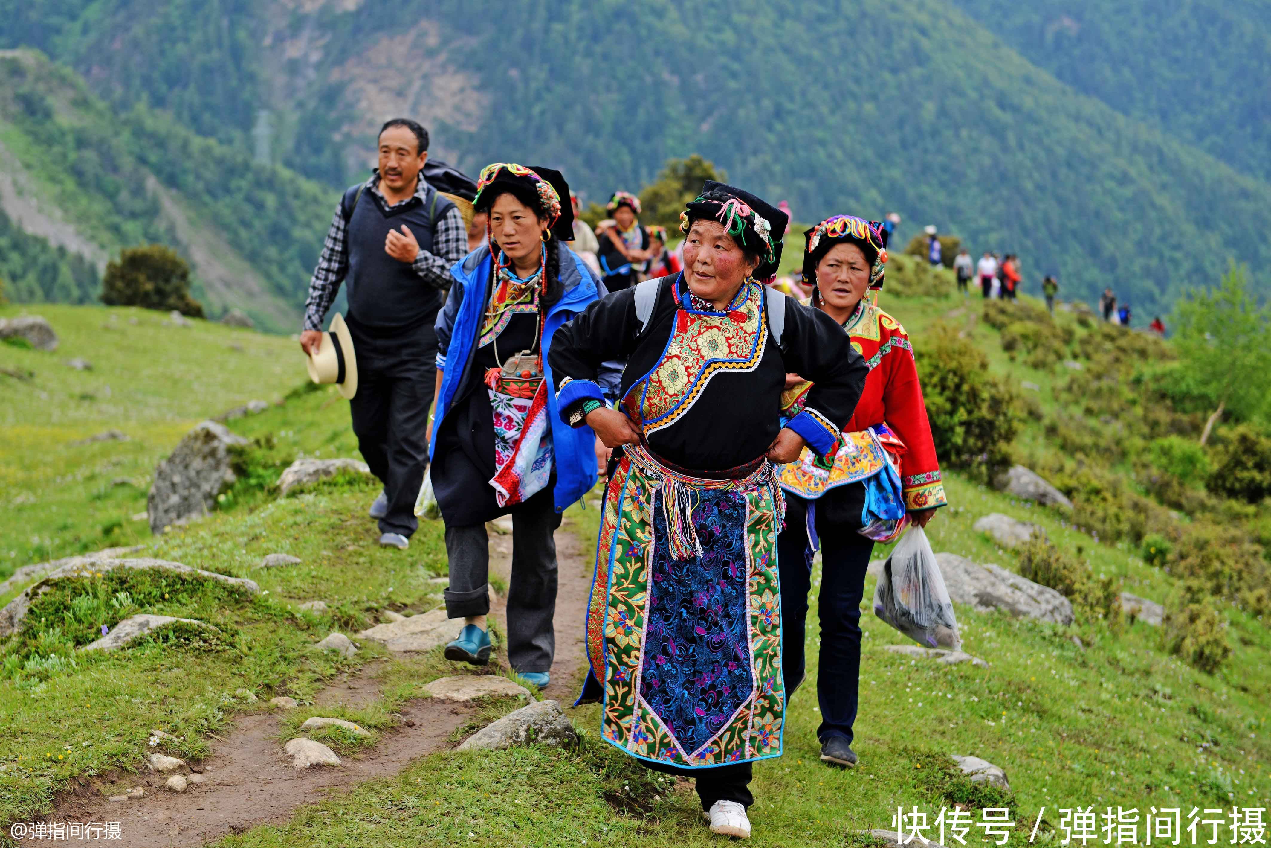 瑞士 四川西部神圣的山峰,风光堪比瑞士,民俗文化更让人大开眼界