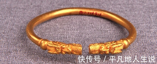 金手镯 实心金手镯40克大吗!