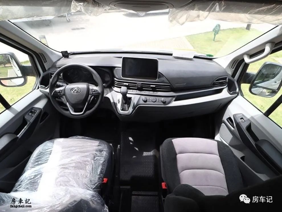 精装修房|移动的精装修房!认真且严肃,这样的宇通B311你喜欢吗?