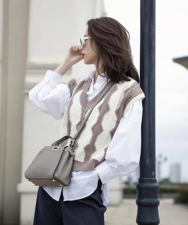 小裁 时尚博主的秋季穿搭分享,知性简约的时髦搭配,百搭实用不挑人