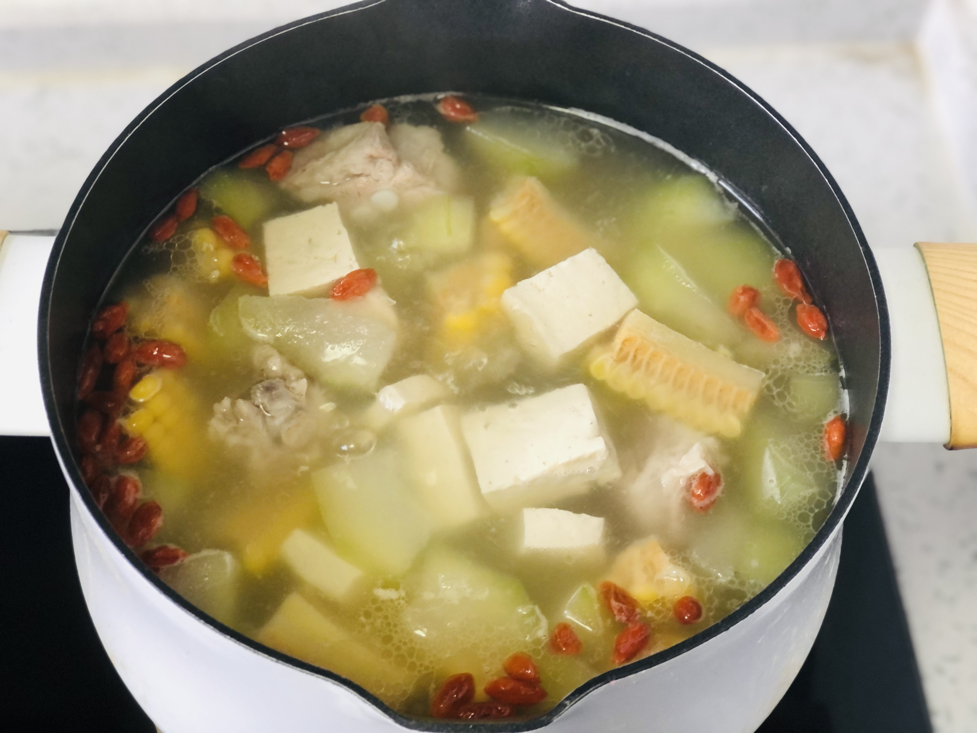 做冬瓜排骨汤时,牢记“1泡3不放”,肉香汤鲜,关键还没腥味儿