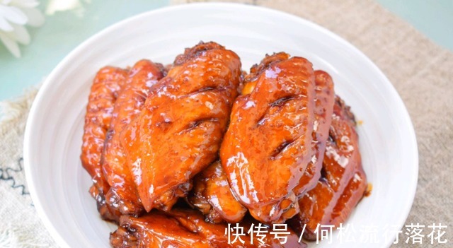 生姜片|做红烧鸡翅,不要直接炖,多做两步,鸡翅香浓不腥,教您详细做法!