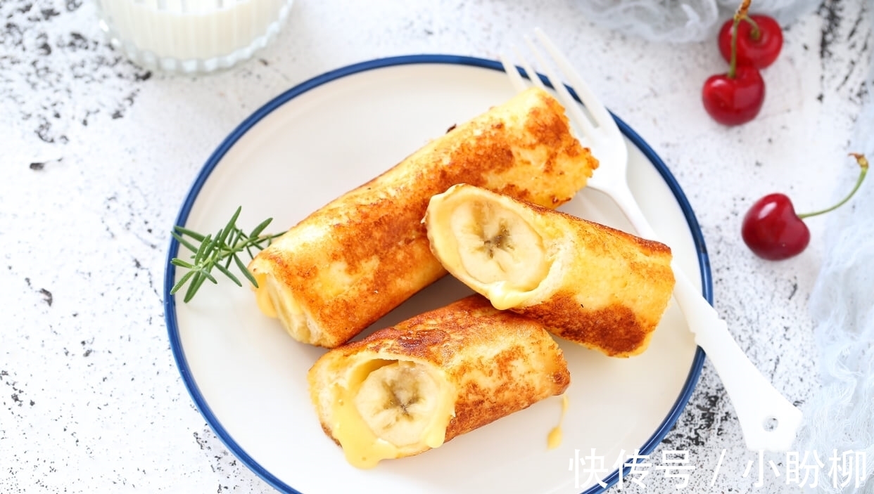 辛墨墨|剩吐司别丢掉,做成快手营养早餐,五分钟就上桌,咬一口还爆浆!