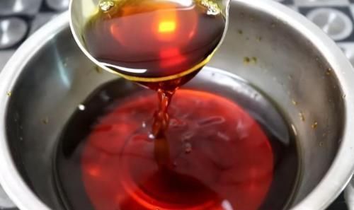 炒糖色，用水还是用油？区别挺大的，学会详细做法，红亮不发苦