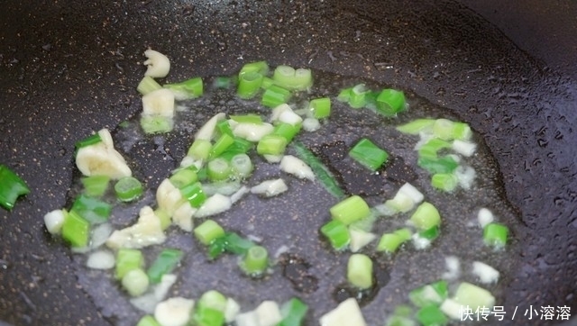 生抽酱油|口蘑这个做法好,简单易学的快手家常菜,清爽鲜嫩,热量低不怕胖