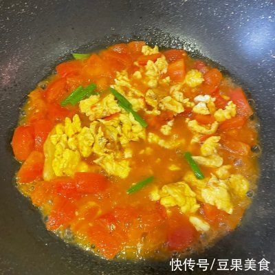 西红柿炒鸡蛋|这样的#夏日开胃餐#西红柿炒鸡蛋你吃过吗？