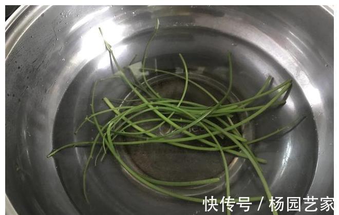萝卜片|萝卜新吃法,和它一起做成卷,无油无糖,健康又美味,孩子特喜欢