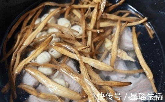 莲子|失眠不要放过这道汤,隔三差五吃,体质变好,一觉睡到大天亮