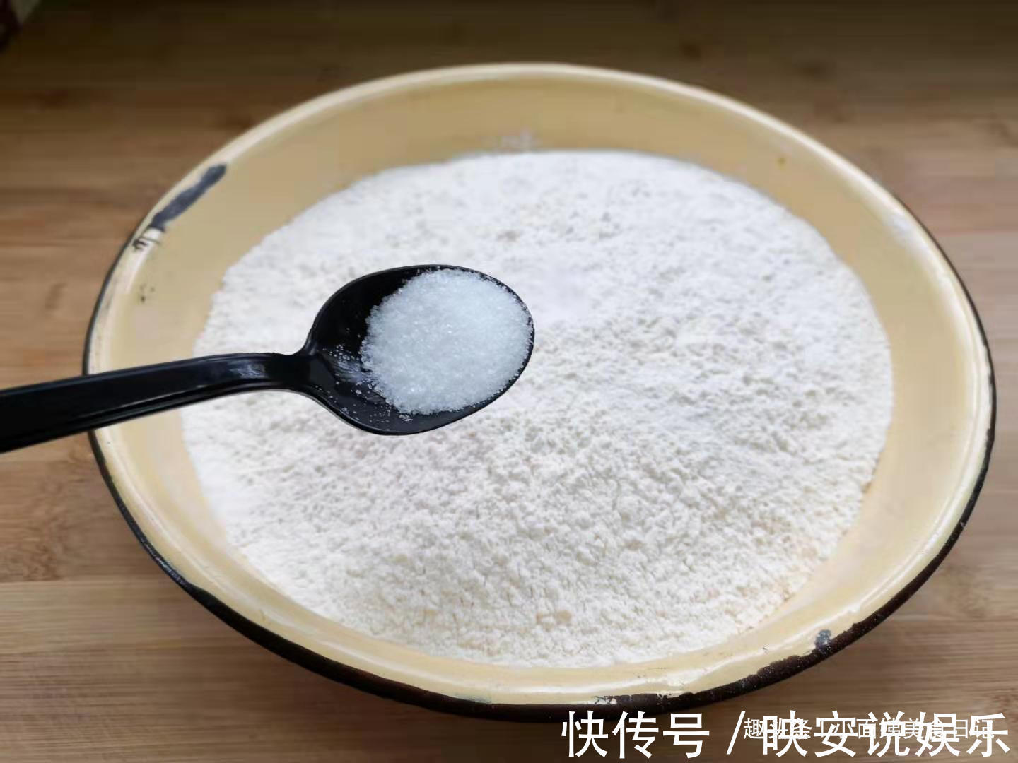 小面姨|面条以后别擀了，教你懒人做法，不用擀不用切，吃一次就念念不忘