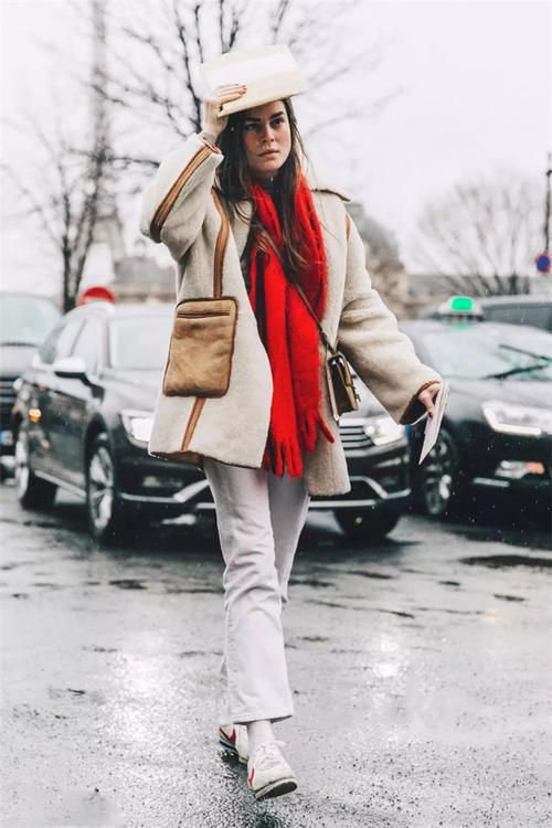 围巾你还只知道“土鳖”的围法？过年这样来系，太时髦有气质了吧