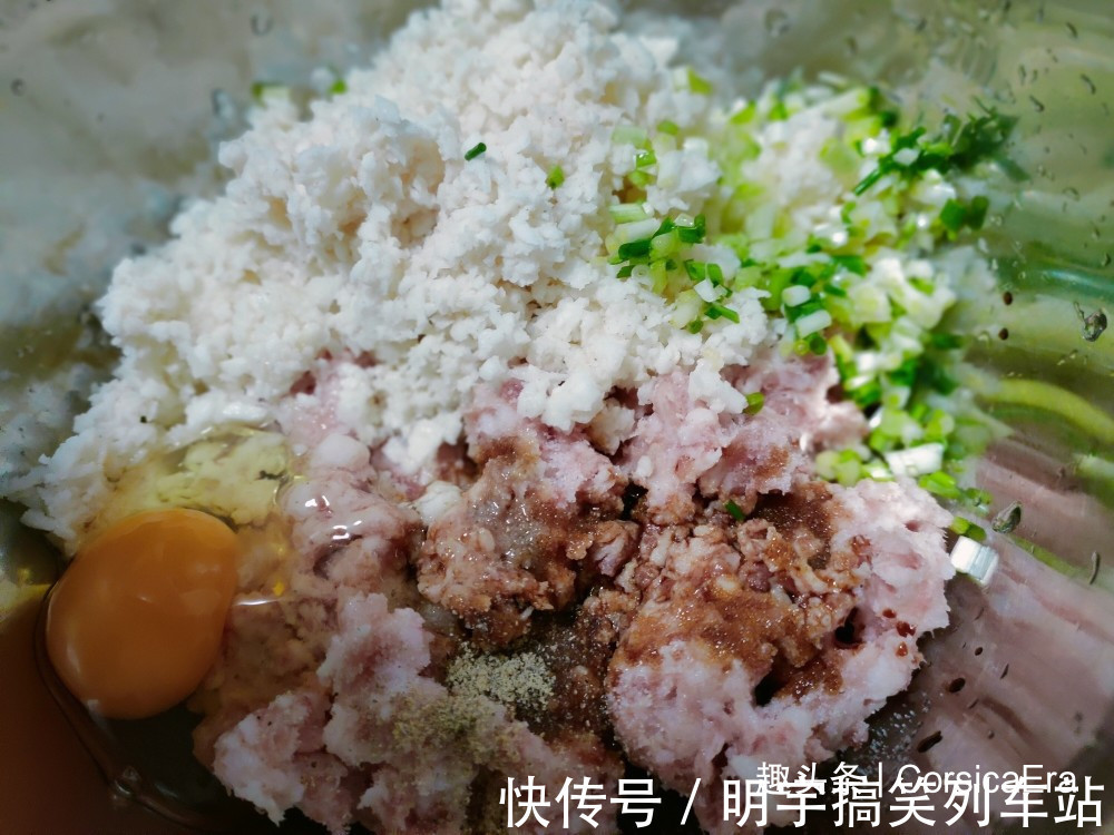 肉馅|头伏到吃饺子,分享8种饺子馅的调法,有荤有素,鲜嫩营养又多汁