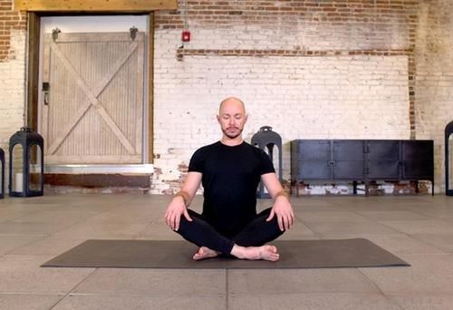 背部|膝盖疼怎么办？10个瑜伽保养动作，缓解疼痛、稳固关节！