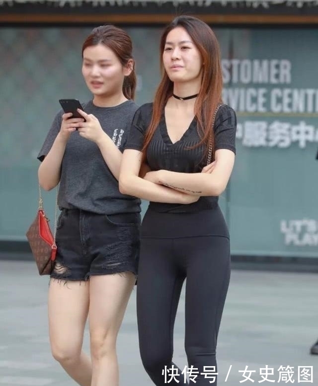 中长发 打底裤没有束缚感,都市妹子穿起来十分利落