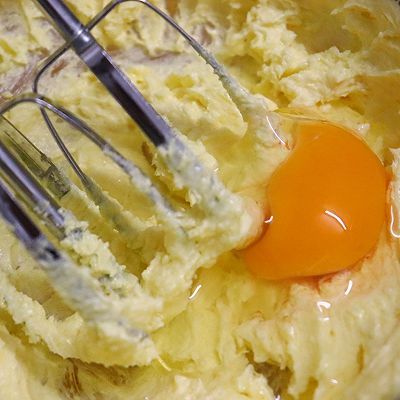 搅拌均匀|巧克力冰皮月饼