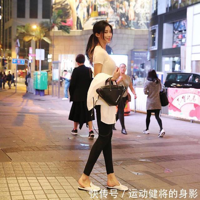 仰天大笑出门去,小女子就是如此自信