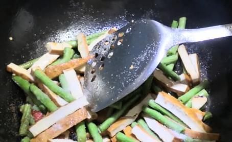 我们全家都爱吃的营养菜,制作简单,非常脆嫩,连吃三天都不烦