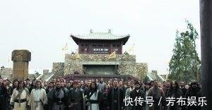 宋江#水浒传中武功最好的三人,林冲最后、卢俊义第二、第一当之无愧!