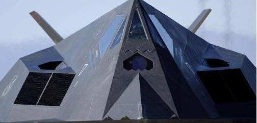 告急|美军机场告急！两架隐身战机成功突破防御，白宫：暴露重大缺陷