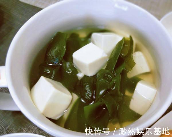 更年期女性|日本流行吃海带豆腐汤,有什么好处营养师说,更年期女性要多吃