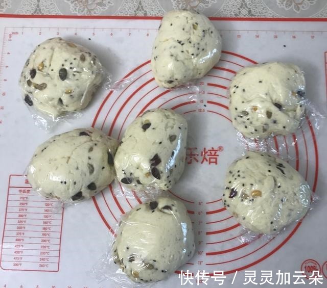 面包|自制面包,搭配各种谷物,能量满满!