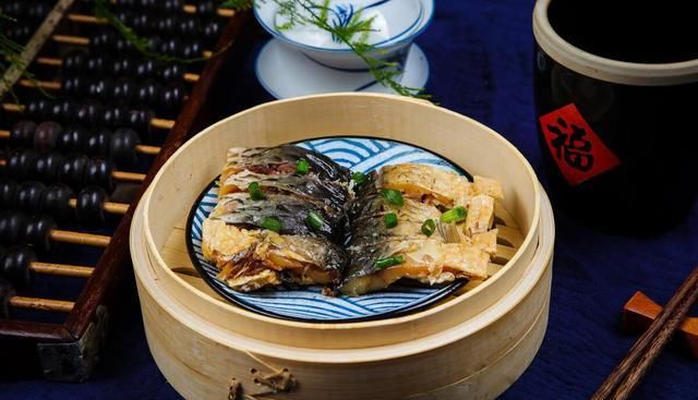 青鱼的“悲哀”：衔着宝石的明星鱼，却因野蛮生长而沦为“废柴”