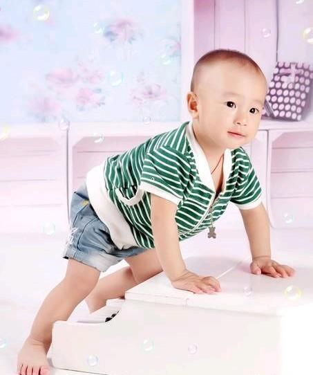 我们平时不叫孩子姓名，叫“宝宝”、“宝贝”好不好？