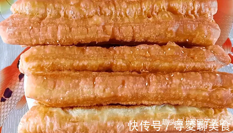 炸油条,还分热油和冷油下锅原来以前一直犯错,难怪油条不蓬松