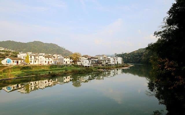 游客|江西依山傍水的古村落，因碧水汪汪而得名，距今已有1100年历史了