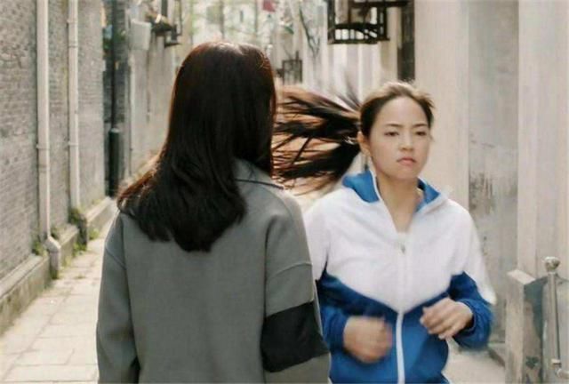 女儿|“宁愿养条狗,也不会养你们”,不孝女的这番话,却得到众人支持