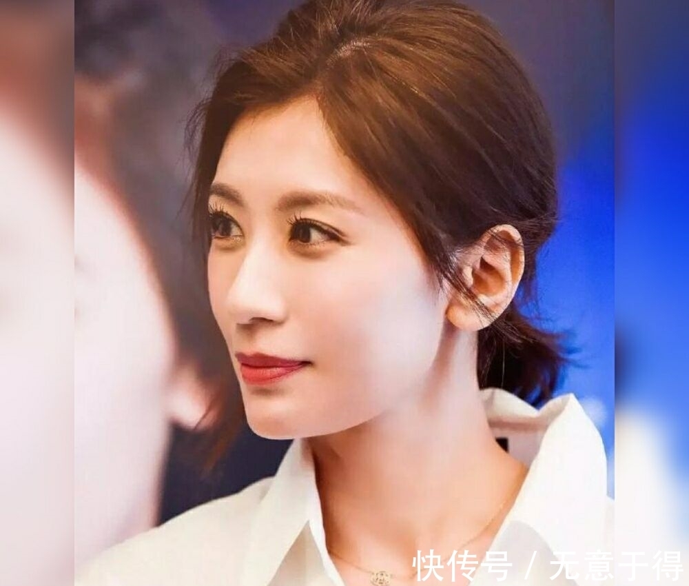 扎发|披着头发太单调,尝试这几款流行的“自然坠”扎发,谁扎谁好看