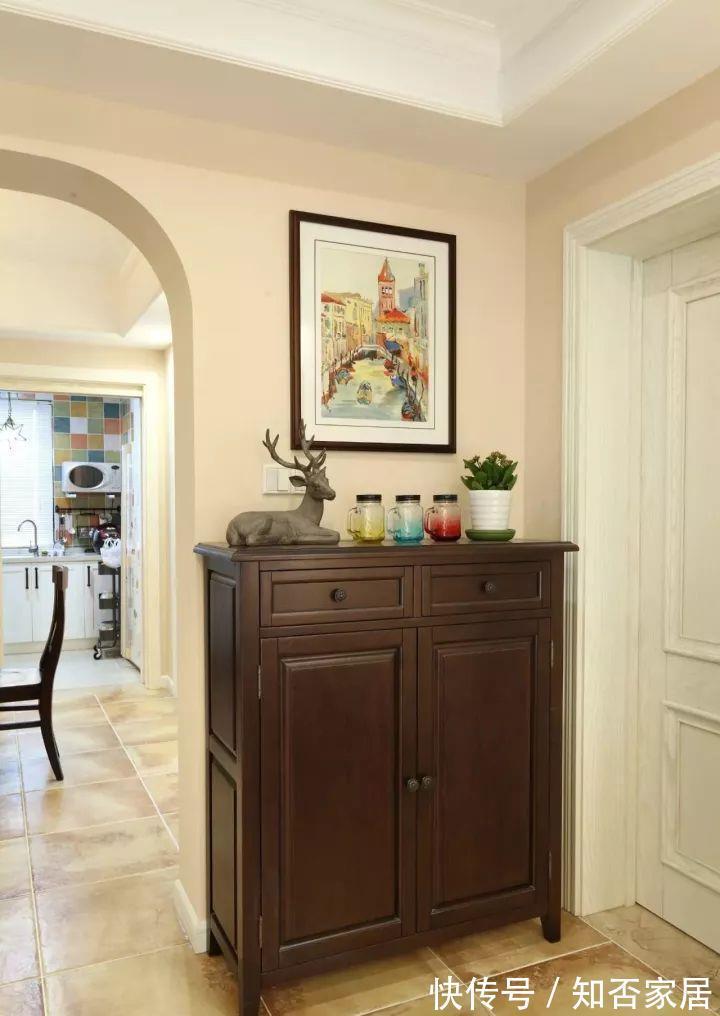 装饰|小户型家里好多地方都可以用挂画来装饰，简单又好看