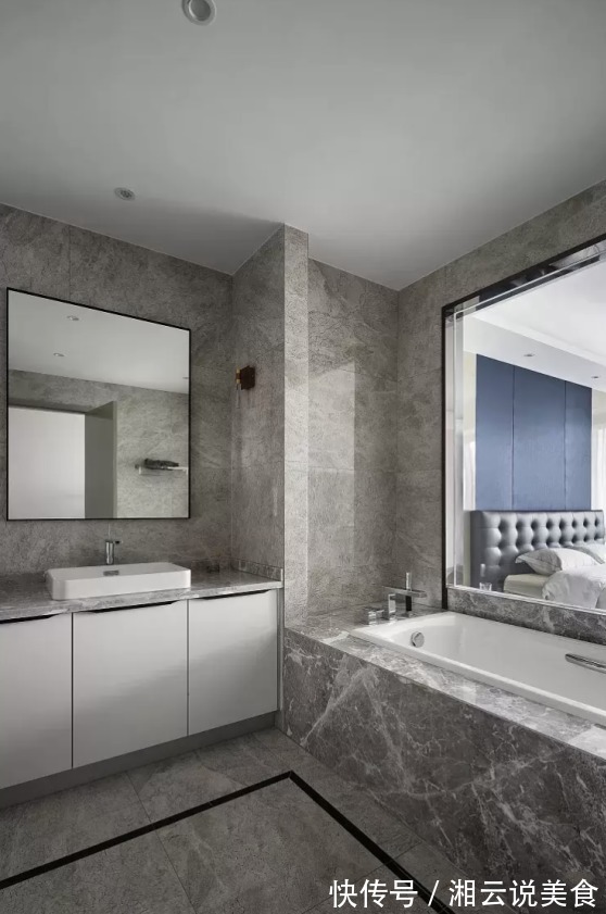 客厅|300㎡大平层有多大气玄关设计惊艳，采光无死角，可观无敌湖景