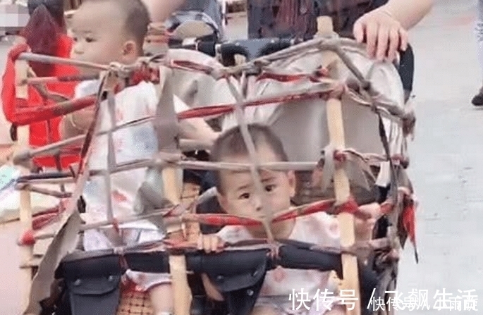 奶奶|奶奶带双胞胎宝宝出门,回头率太高,网友调侃确实是奶奶的风格