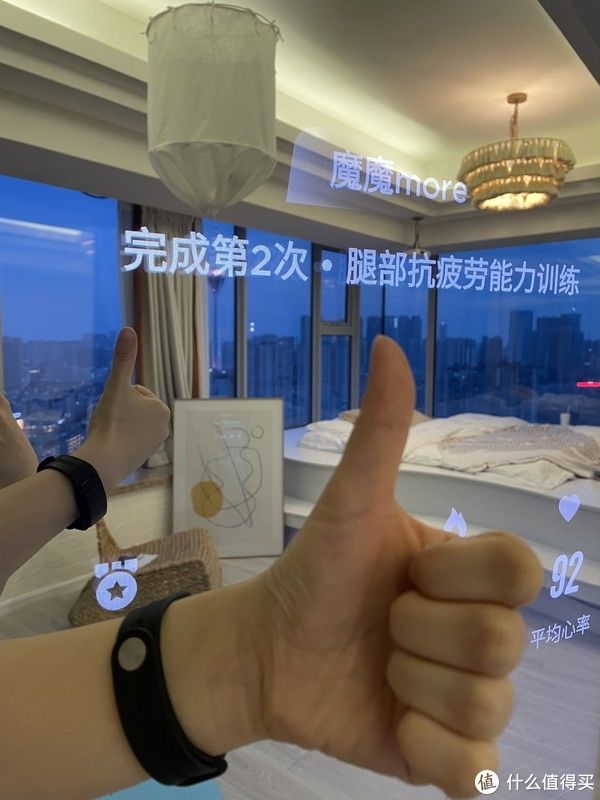 运动|FITMORE健身镜，请不起私教全靠它，在家健身格外香