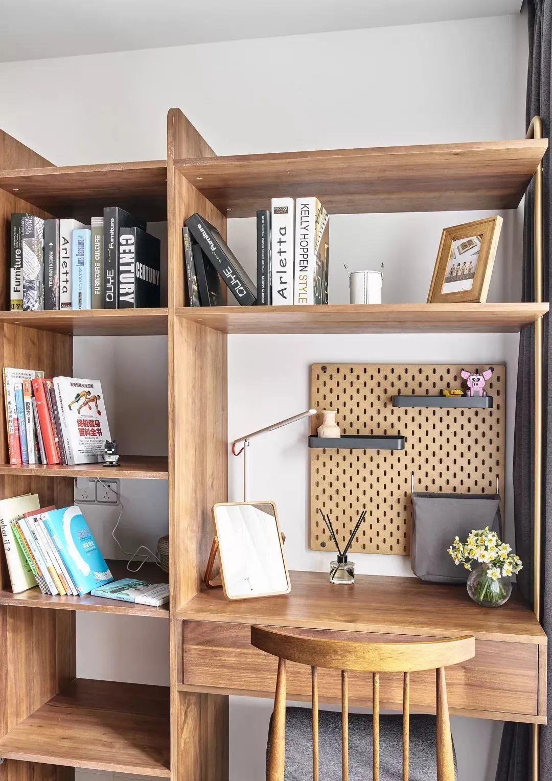 搭配|87㎡现代简约家居,一整面沙发墙做书柜,真心漂亮又实用!